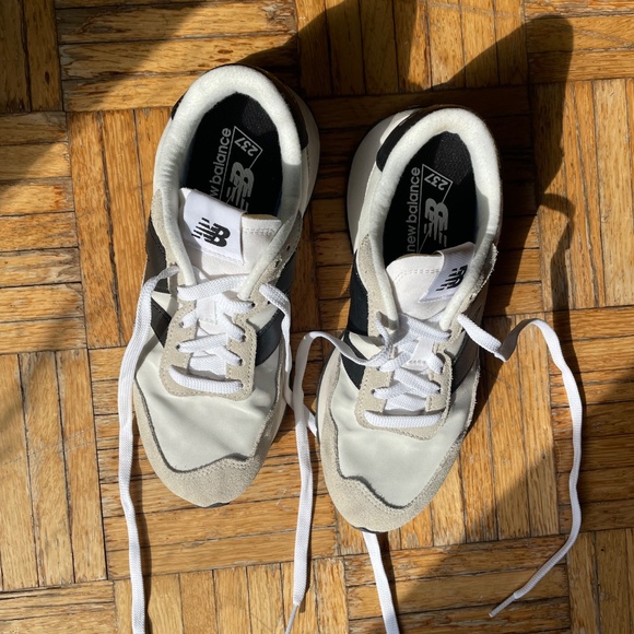 new balance 237 women’s 7.5 white shoe - Picture 4 of 7
